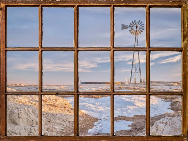 Windmill Pump Cattle Water Tank Prairie Winter Early Spring Scenery — Stock Photo, Image