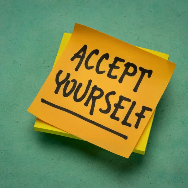 Accept Yourself Inspirational Reminder Note Self Acceptance Personal Development Concept — Stock Photo, Image