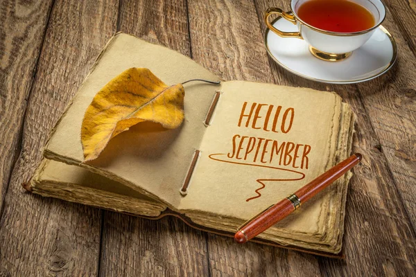 Bună Ziua Septembrie Scriere Mână Într Jurnal Retro Pagini Hârtie — Fotografie, imagine de stoc