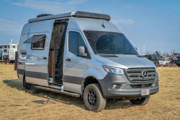 Loveland Usa Sierpnia 2021 Samochód Kempingowy Winnebago Revel Podwoziu Mercedes — Zdjęcie stockowe