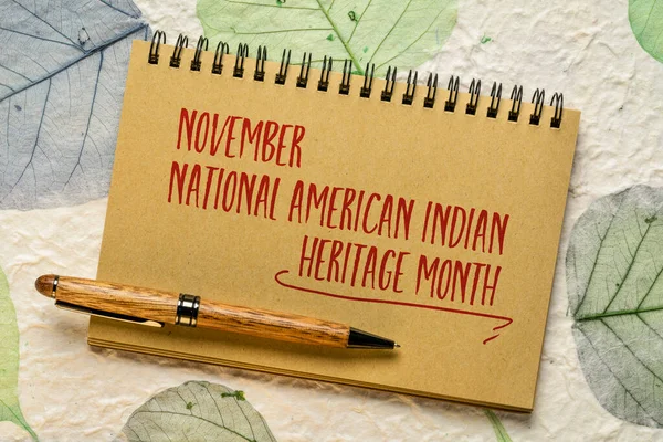 Listopad Narodowy Amerykański Miesiąc Dziedzictwa Indyjskiego Handwiting Spiralnym Notatniku Papierze — Zdjęcie stockowe