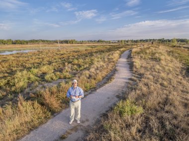 kıdemli bir casus uçak uçan pilot