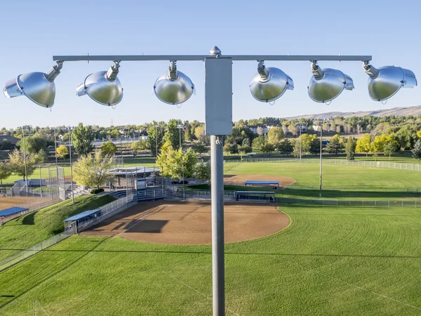 Baseball fält och lampor — Stockfoto