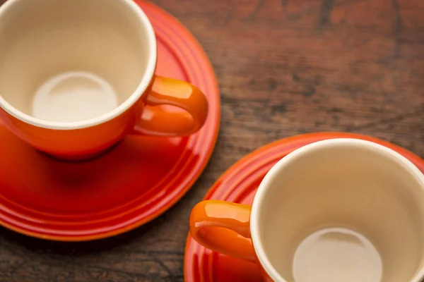 2 つの陶器コーヒー カップ — ストック写真