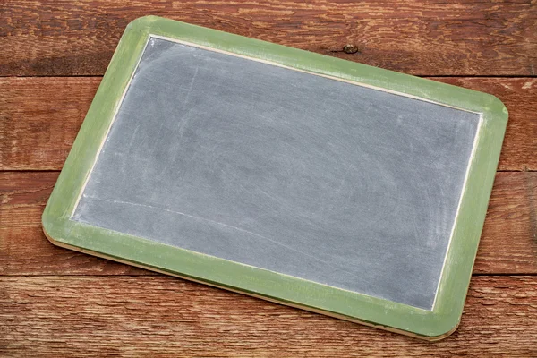 Lege leisteen schoolbord teken — Stockfoto