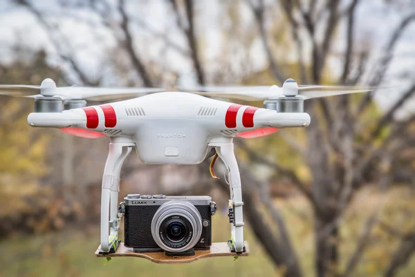 Drone quadricottero fantasma in volo — Foto Stock