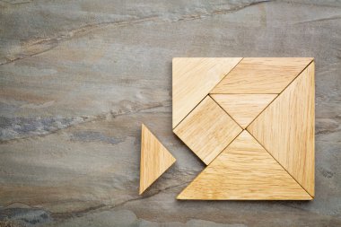 tangram bulmacanın eksik parçası