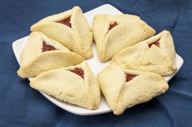 Kayısı hamantaschen pasta