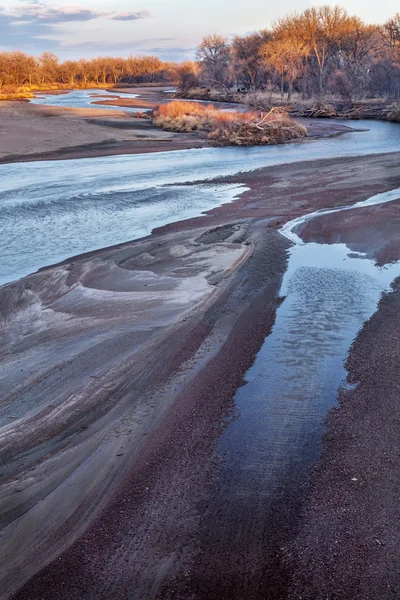 Tramonto invernale sul fiume — Foto Stock