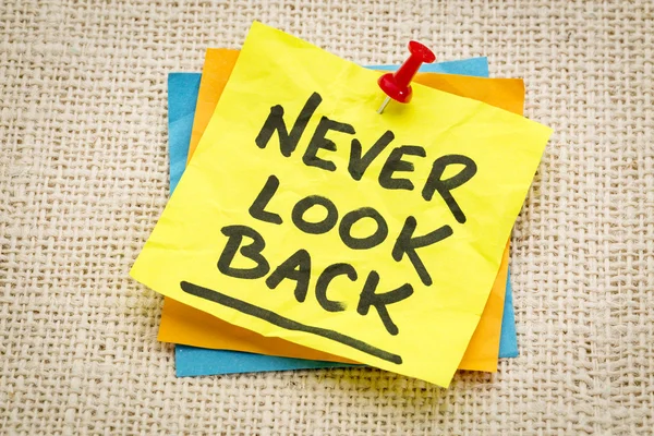 Never look back advice — Stock Photo, Image