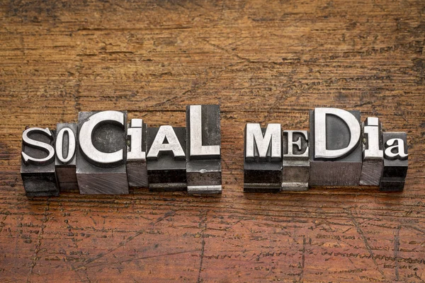 Sociale media metal type — Stockfoto