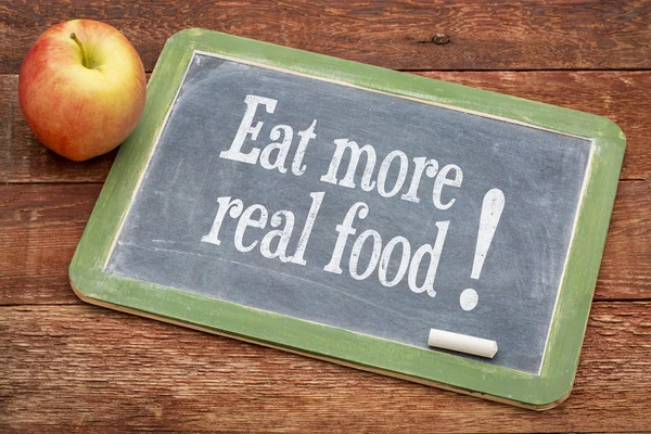 Jíst více opravdové jídlo — Stock fotografie