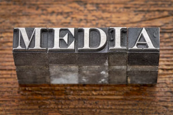 Media woord in metalen type — Stockfoto