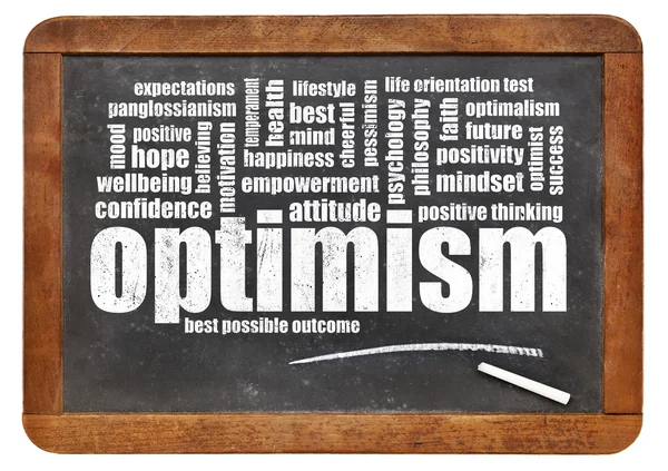 Nuvem palavra otimismo no quadro negro — Fotografia de Stock