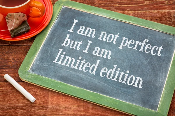 Εγώ δεν είμαι τέλειος αλλά περιορισμένη έκδοση — Φωτογραφία Αρχείου