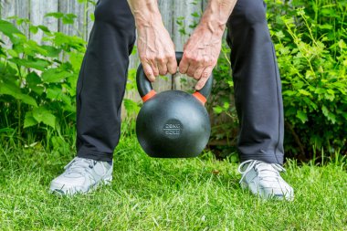 kettlebell egzersiz arka