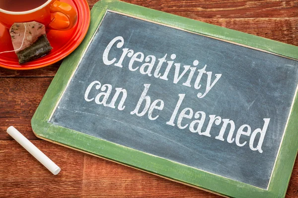 Reativity can be learned on blackboard — Stock Photo, Image