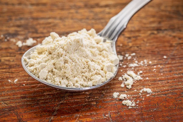 Colher de sopa de farinha de quinoa — Fotografia de Stock
