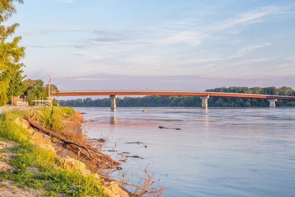 Missouri River and bridge at Hermann — Stock Photo, Image