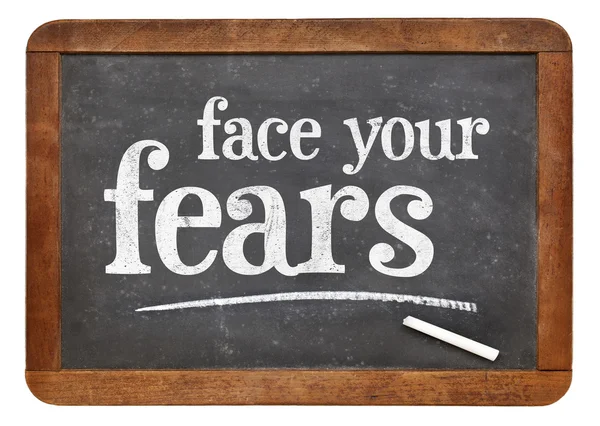 Enfréntate a tus miedos consejos en pizarra — Foto de Stock