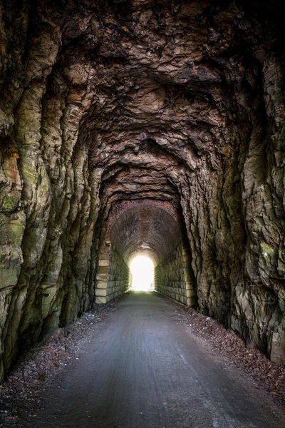 Luz no fim do túnel — Fotografia de Stock