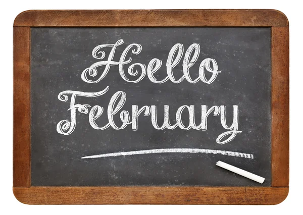 Hallo februari teken op blackboard — Stockfoto