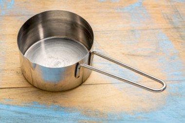 boş metal kaşık ölçme