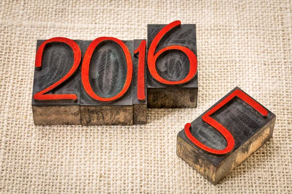 Ano novo 2016 substituindo antigo — Fotografia de Stock