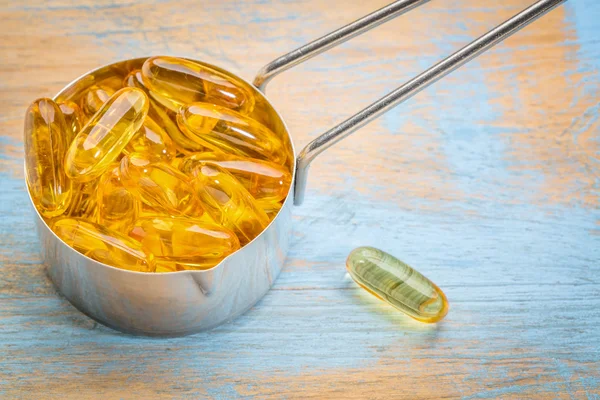 Fish oil supplement  capsules — Stock Photo, Image