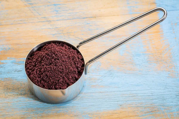 Cucharada de polvo de bayas de acai — Foto de Stock