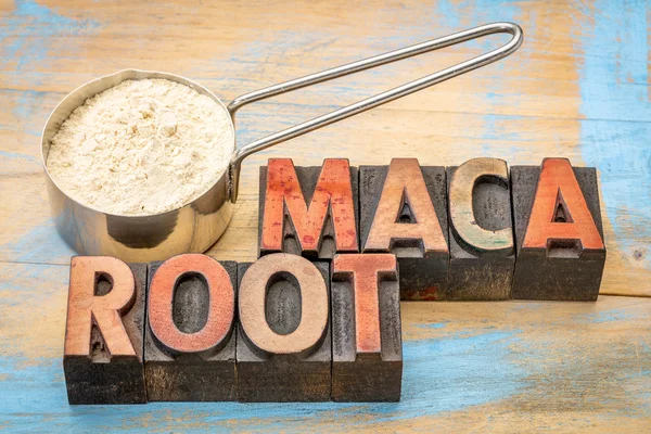 Colher de pó de raiz de maca — Fotografia de Stock