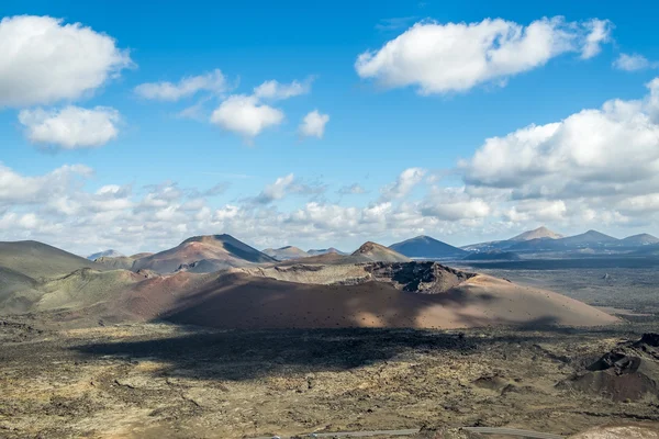 Vulkánt táj Lanzarote, Canary Islands, Spanyolország — Stock Fotó