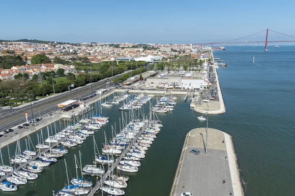 Panoramic Lisboa a Taugus řeka s 25 dubna most — Stock fotografie