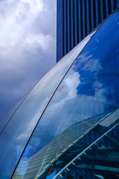Modern glasbyggnad — Stockfoto