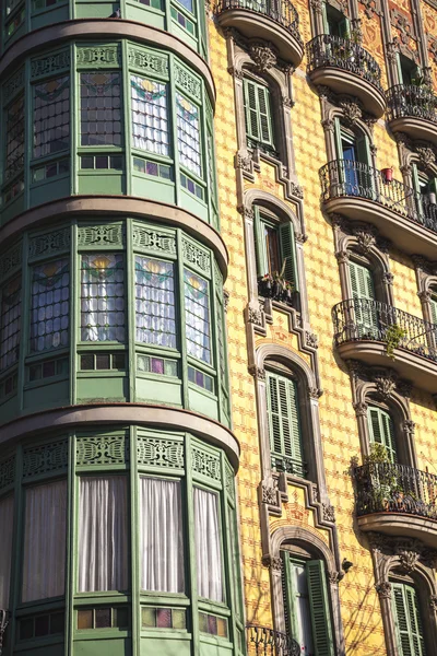 Modernizmu, w budynku w barcelońskiej dzielnicy Eixample — Zdjęcie stockowe