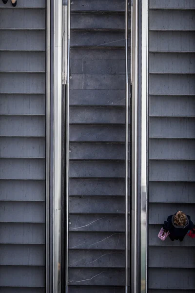 Escaleras en el metro de Barcelona — Foto de Stock