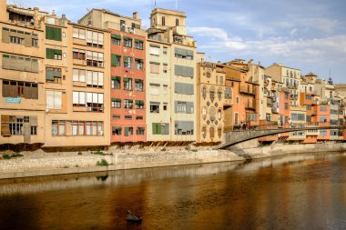 Girona nehirde Onyar