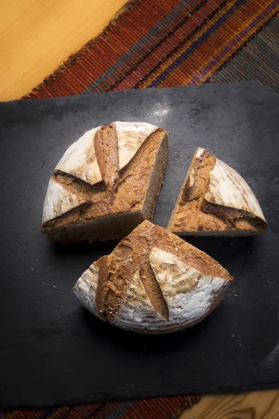 Huisgemaakt biologisch en lekker brood — Stockfoto