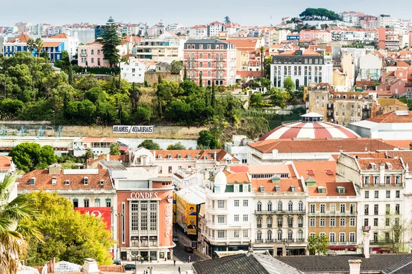 Beautiful colorful and vibrant cityscape of Lisbon, Portugal — Stock Photo, Image