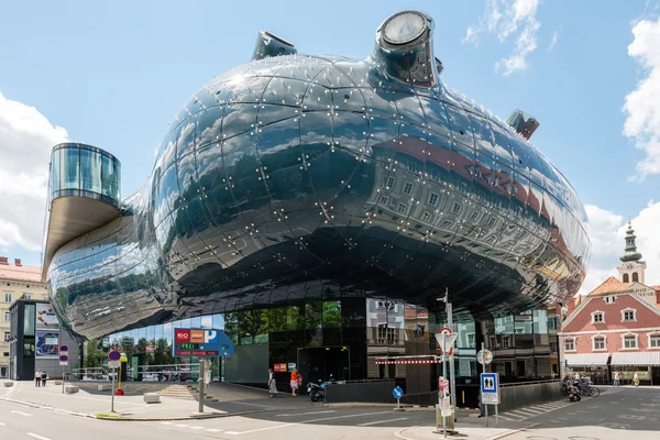 Kunsthaus Graz, the art museum of the city also known as friendly alien — Stock Photo, Image