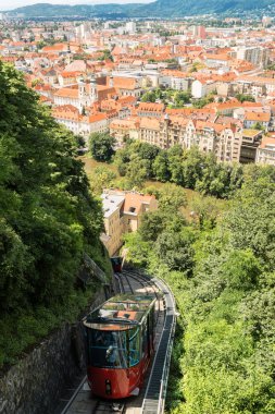 Füniküler trenin aşağı Schlossberg Graz, Avusturya.