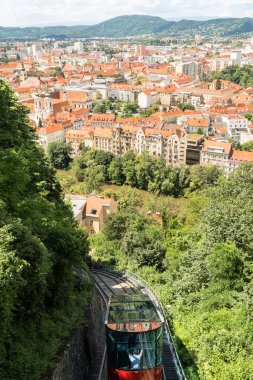 Füniküler trenin aşağı Schlossberg Graz, Avusturya.