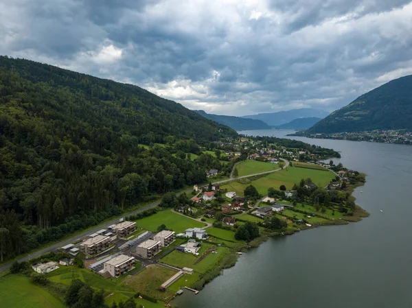 Aerial view on Ossiacher Lake in Carinthia, Austria from Old Ossiach on a cloudy summer day. — Stock Photo, Image