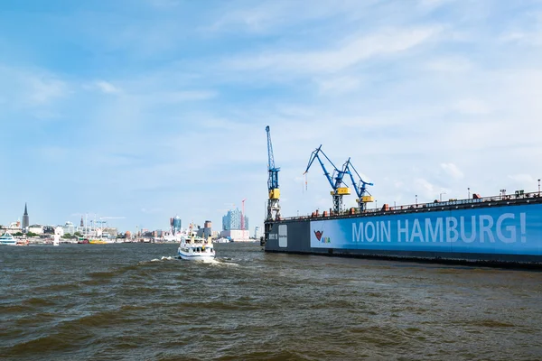 Blohm And Voss Drydock and skyline of Hamburg, Germany — Stock Photo, Image