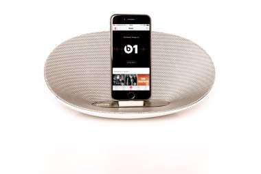 iPhone 6 hoparlör Apple müzik radyo çalma ile