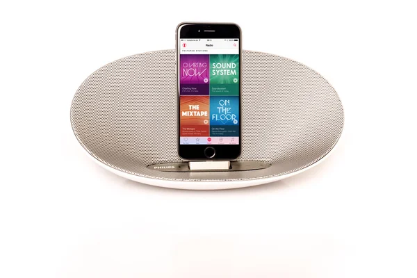 iPhone 6 hoparlör Apple müzik radyo ekran görüntüleme ile