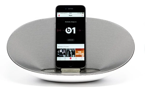iPhone 6 hoparlör Apple müzik radyo ekran görüntüleme ile