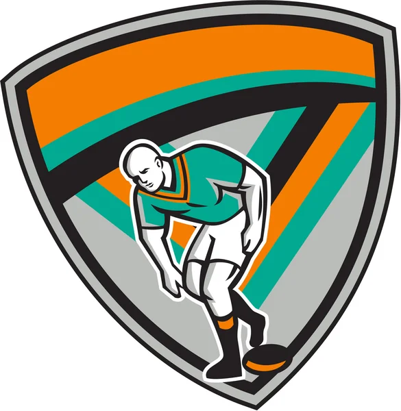 Jugador de rugby League jugando Ball Shield Retro — Vector de stock