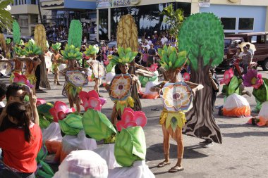 Buglasan Festivali 2014 kültürel dans geçit töreni