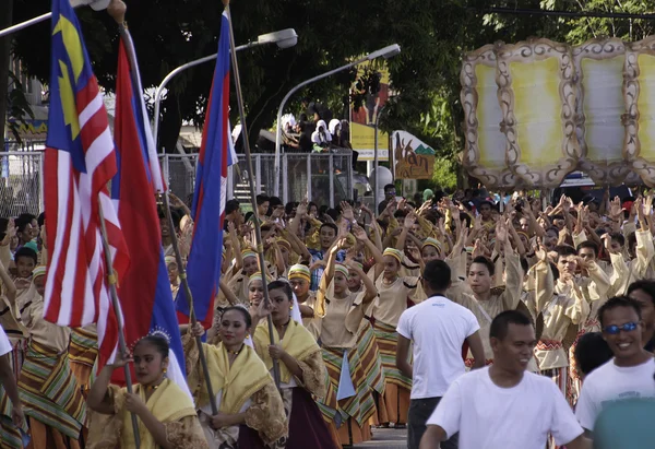 Buglasan фестиваль 2014 культурних танцювальна парад — стокове фото
